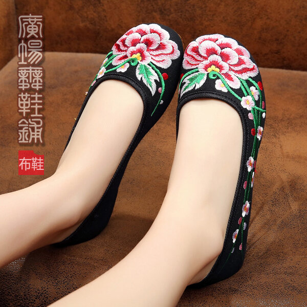 2022 New Foot Covering Old Beijing Women's Cloth Shoes Embroidered Shoes Ethnic Style Slanted Heel Traditional Chinese Wedding Shoes Mom Shoes Women